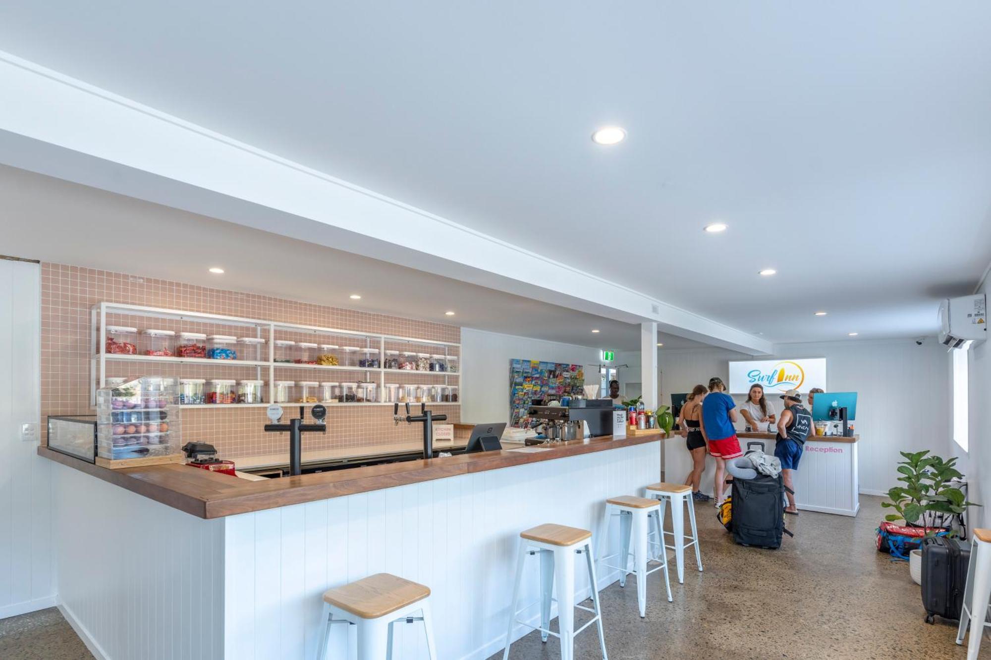 Surf Inn Boutique Backpackers - Free Breakfast Gold Coast Exteriér fotografie